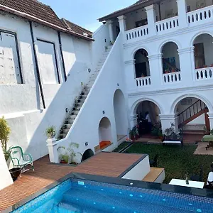3* Hotel Old Courtyard